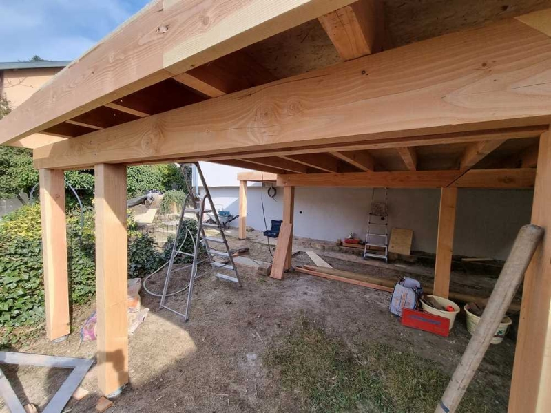 Exceptionnelle terrasse sur pilotis - Reconstruction et améliorations - Caluire et Cuire, Lyon, BCR