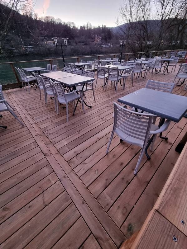 Magnifique terrasse de restaurant - Pin sylvestre 300 m², Lyon, BCR