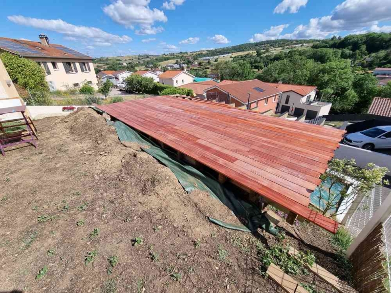 Magnifique Terrasse sur pilotis Padouk, Lyon, BCR