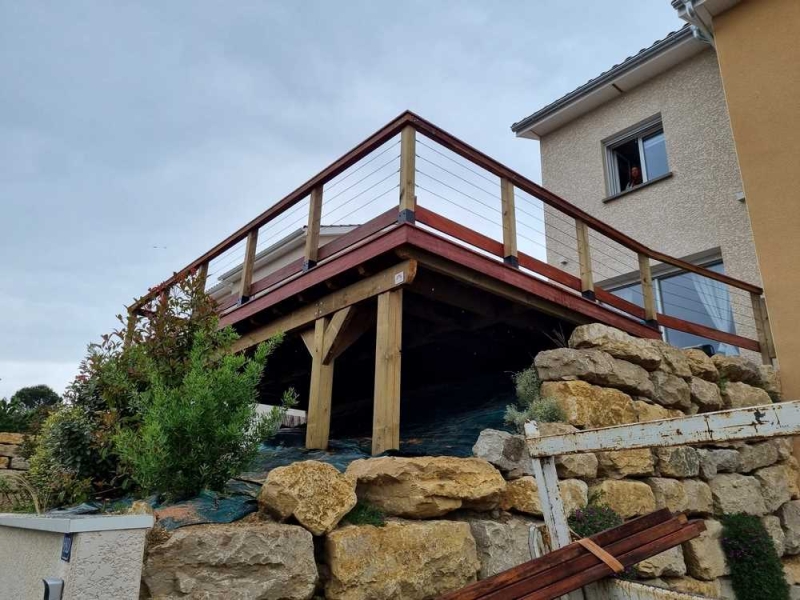 Magnifique Terrasse sur pilotis Padouk, Lyon, BCR