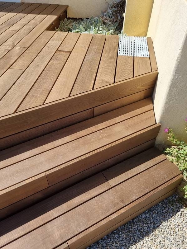 Réfection intégrale d'une terrasse sur pilotis - Frêne THT sur système Grad, Lyon, BCR