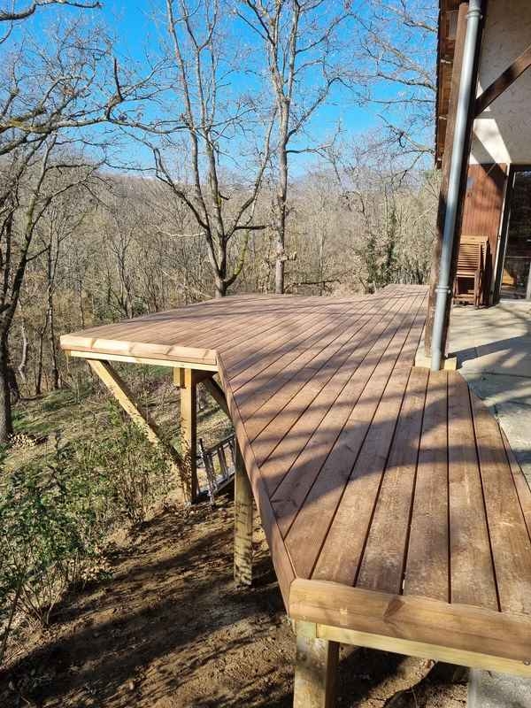 Splendide terrasse sur pilotis - Pin Sylvestre, Lyon, BCR