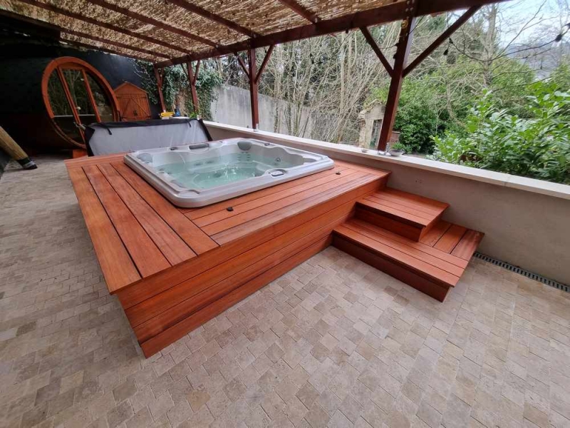 Superbe Deck de Spa Padouk - Caluire et Cuire, Lyon, BCR