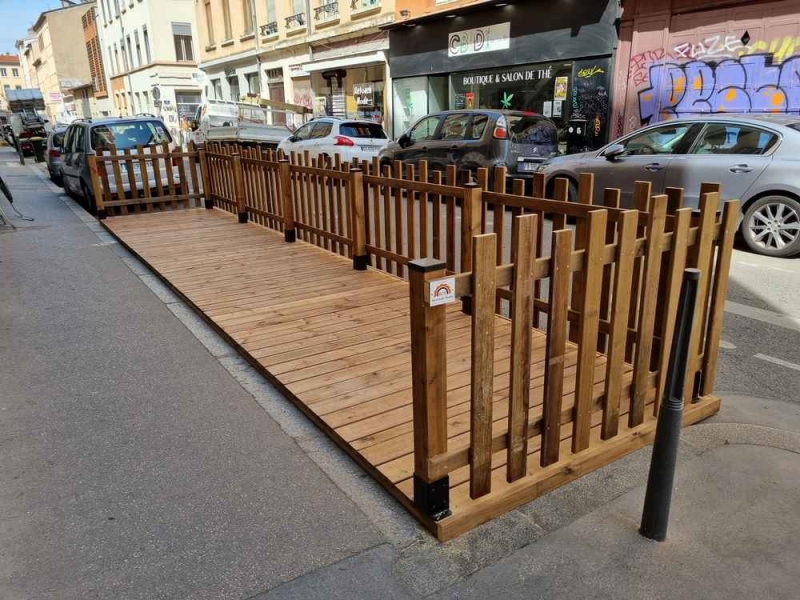 Terrasse de restaurant - Lyon Croix Rousse, Lyon, BCR