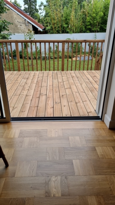 Terrasse en bois sur pilotis - Dardilly