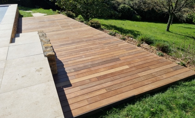 Création d'une terrasse en bois Ipé à Saint Cyr au Mont d'Or