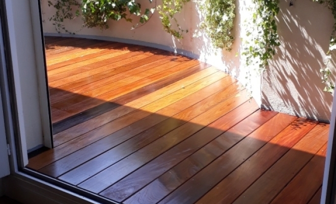 Pose de terrasse en bois Ipé sur balcon à Lyon 