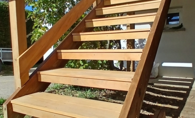 Terrasse en bois sur pilotis Mions