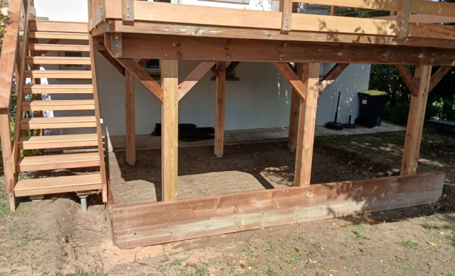 Terrasse en bois sur pilotis Dardilly